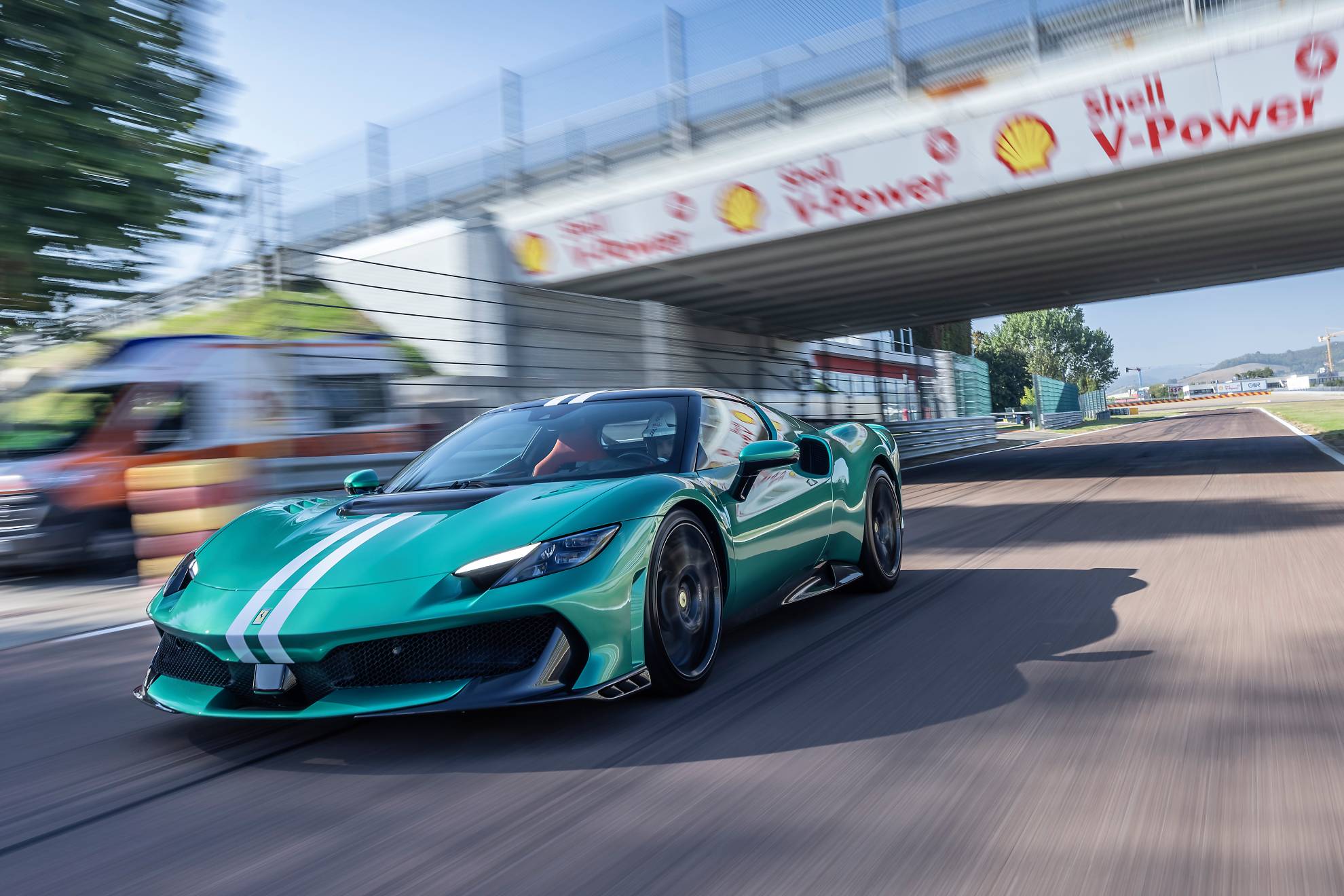 El coche, rodando en el circuito de Fiorano.