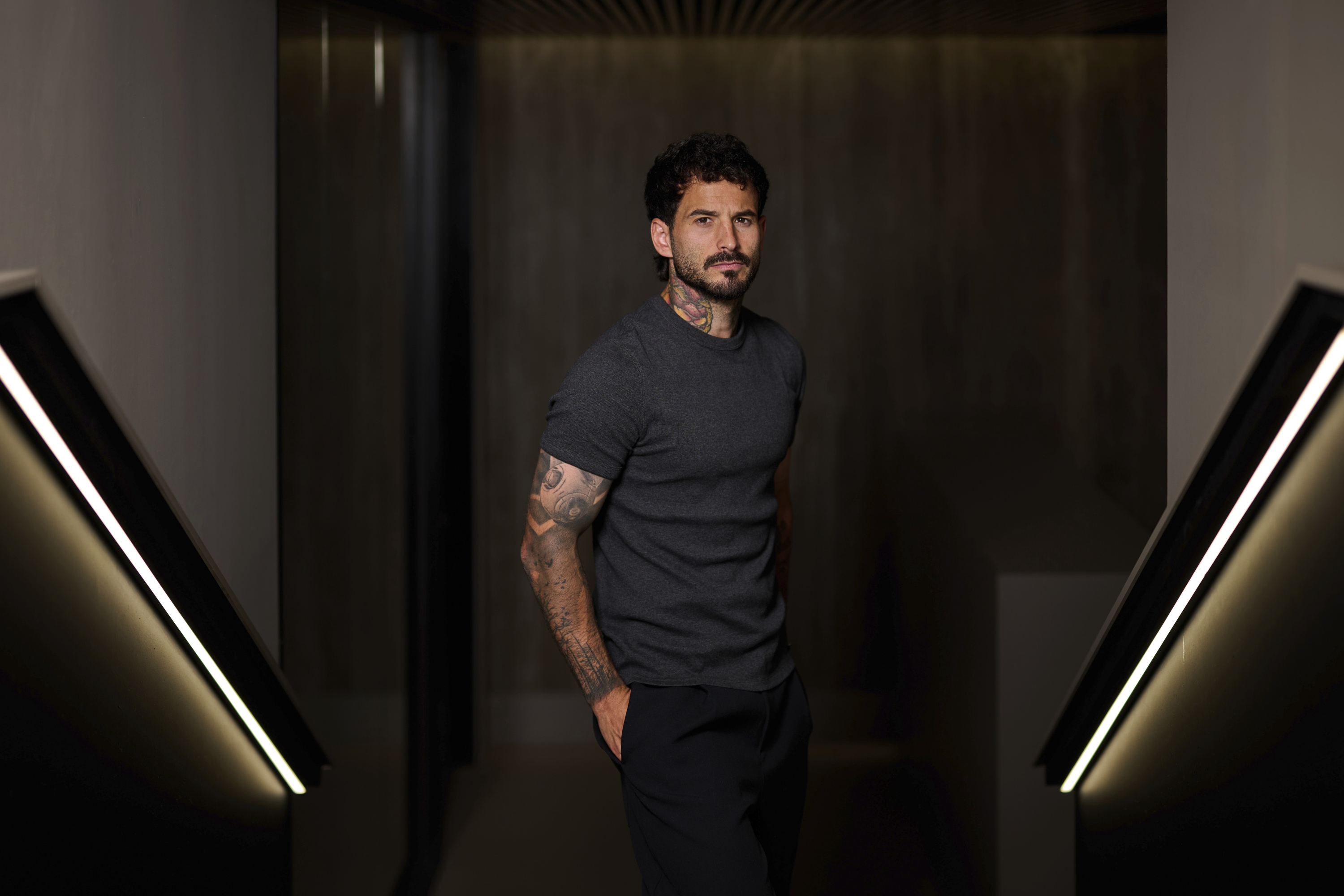 Rubén García, posando para MARCA en la sede de Saltoki Home.