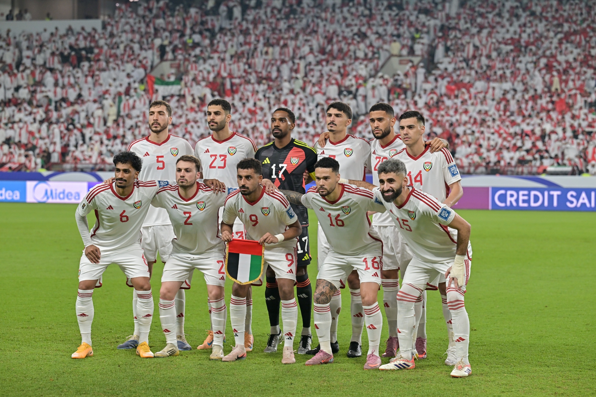 El once inicial que presentó Emiratos ante Irak en la repesca asiática.