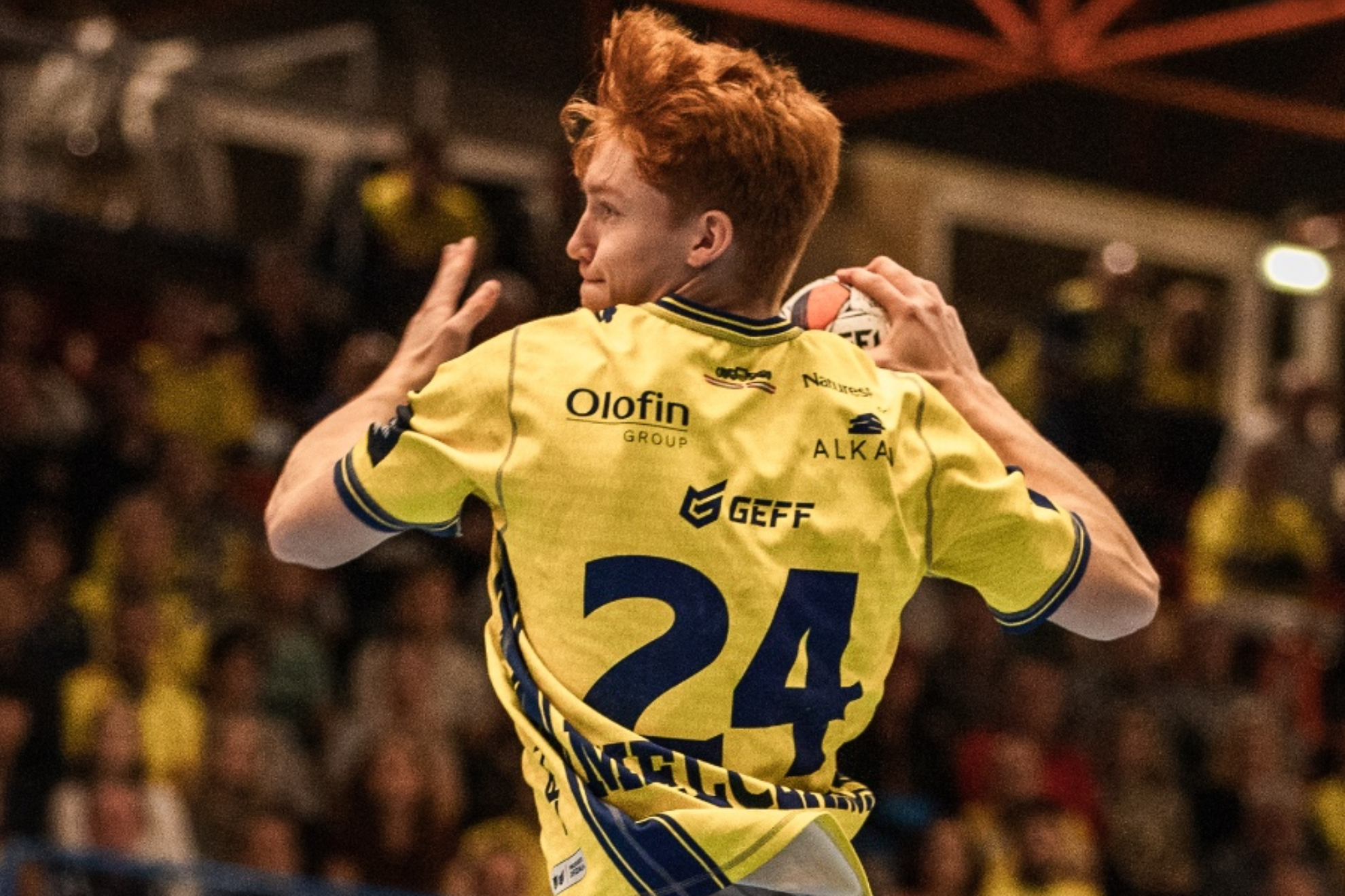 El lateral polaco del Bidasoa Piotr Mielczarski, en una jugada.