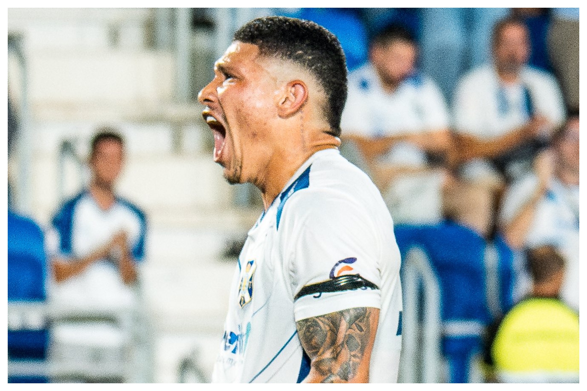 Fabricio de Assis celebra con rabia un gol