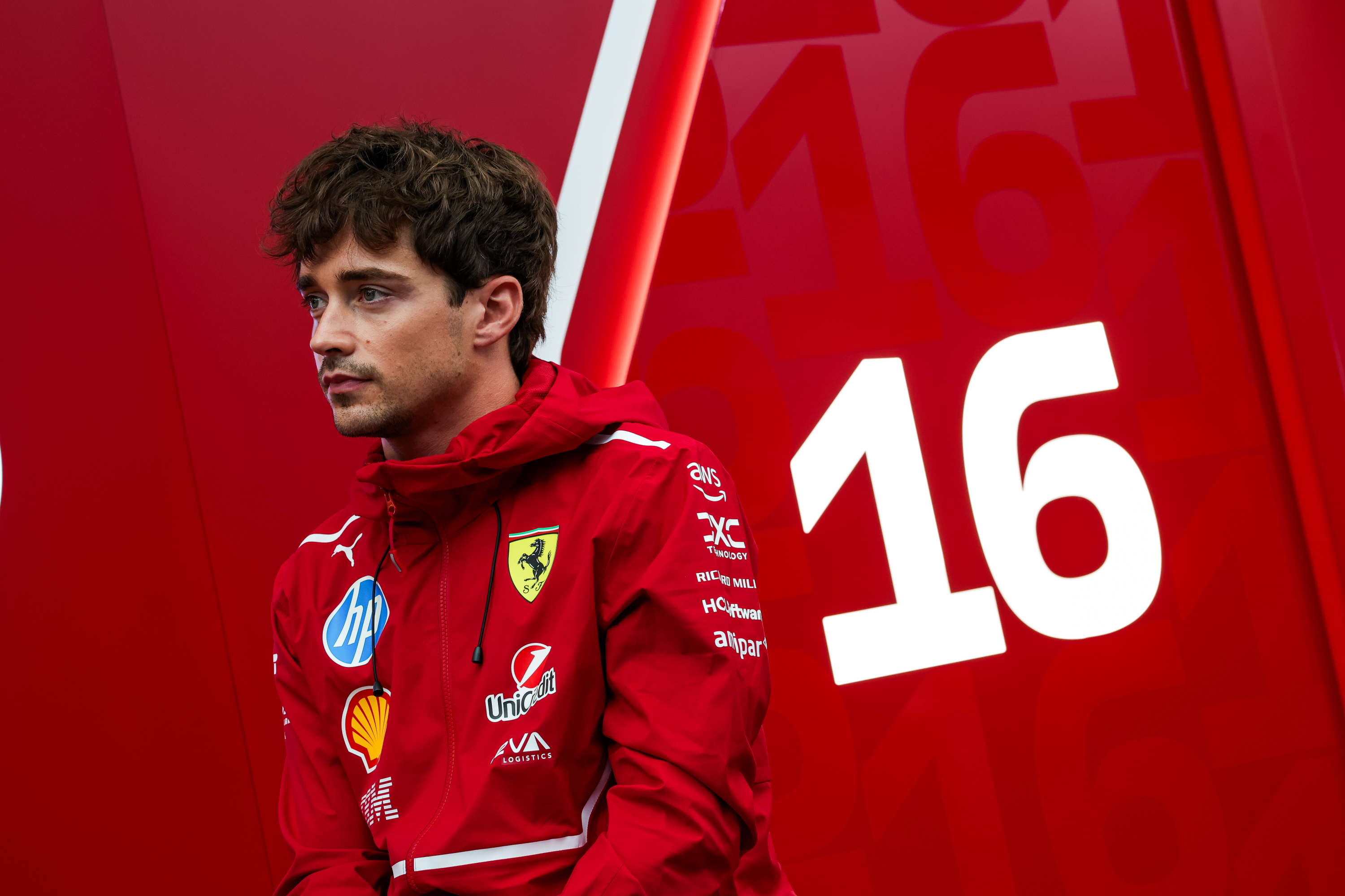 Charles Leclerc considera positivo el mensaje de su jefe, a pesar de su fuerza.