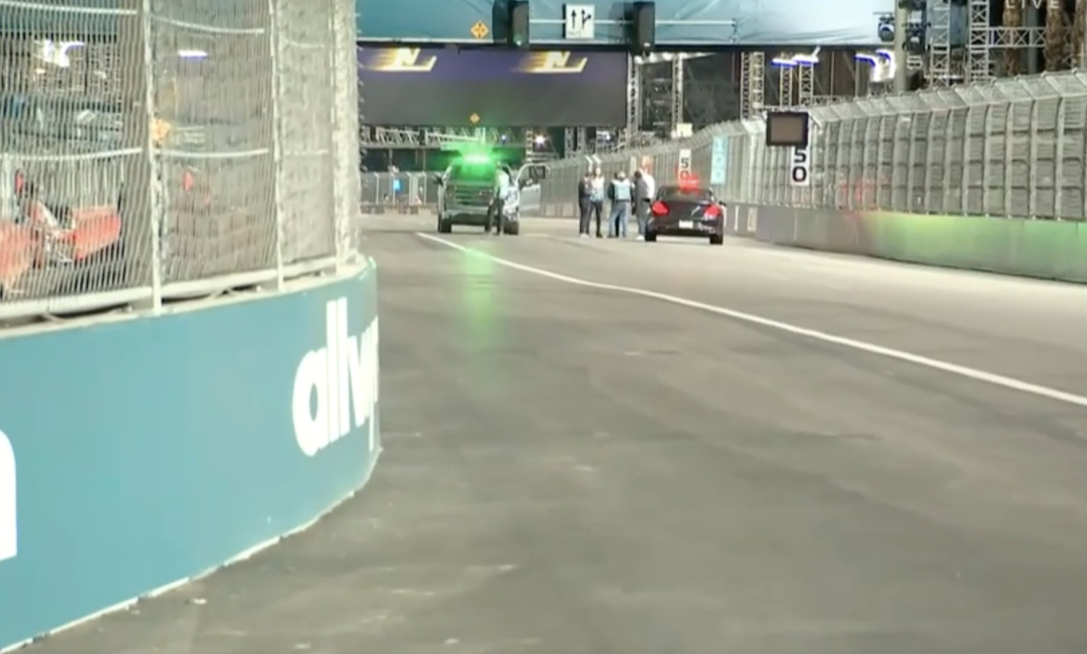 Trabaja en el circuito.