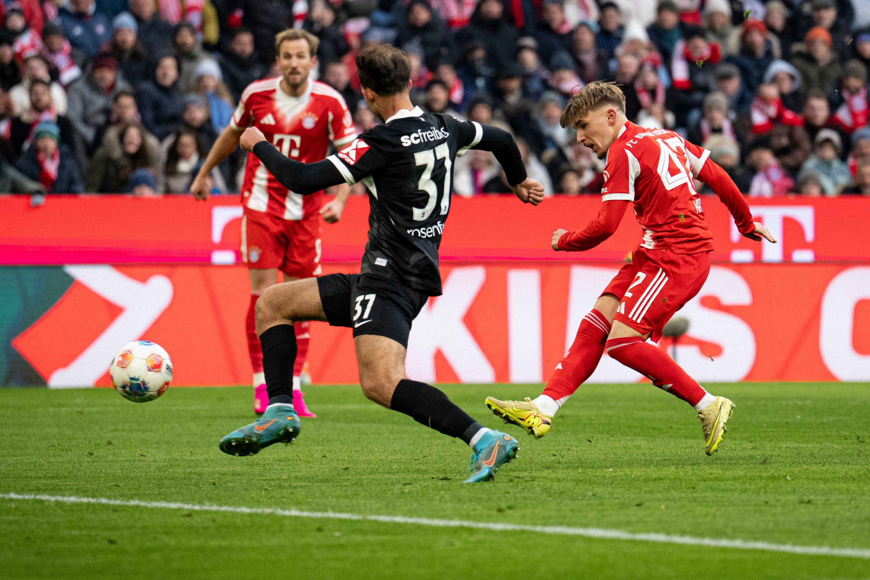 Harry Kane celebra el cuarto gol.
