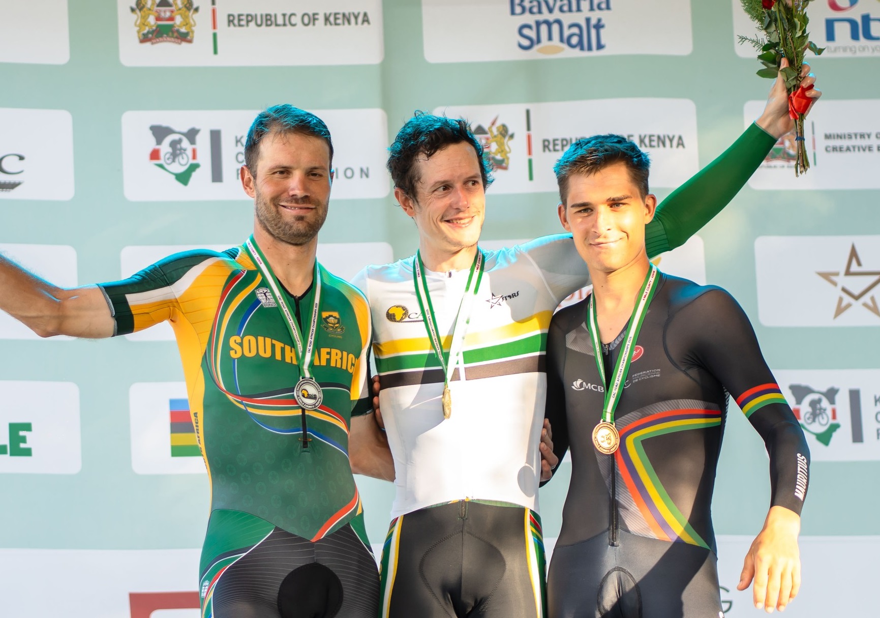 Alex Mayer, con la medalla de bronce en la contrarreloj individual