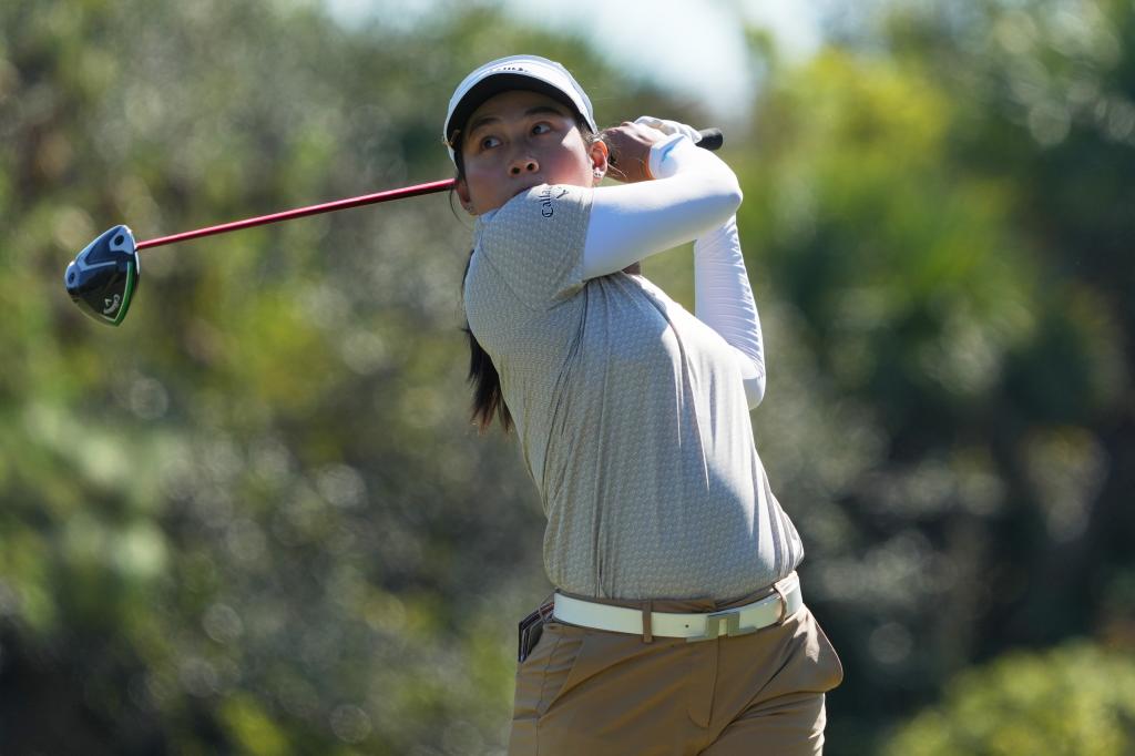 Thitikul juega un golpe en el hoyo 3