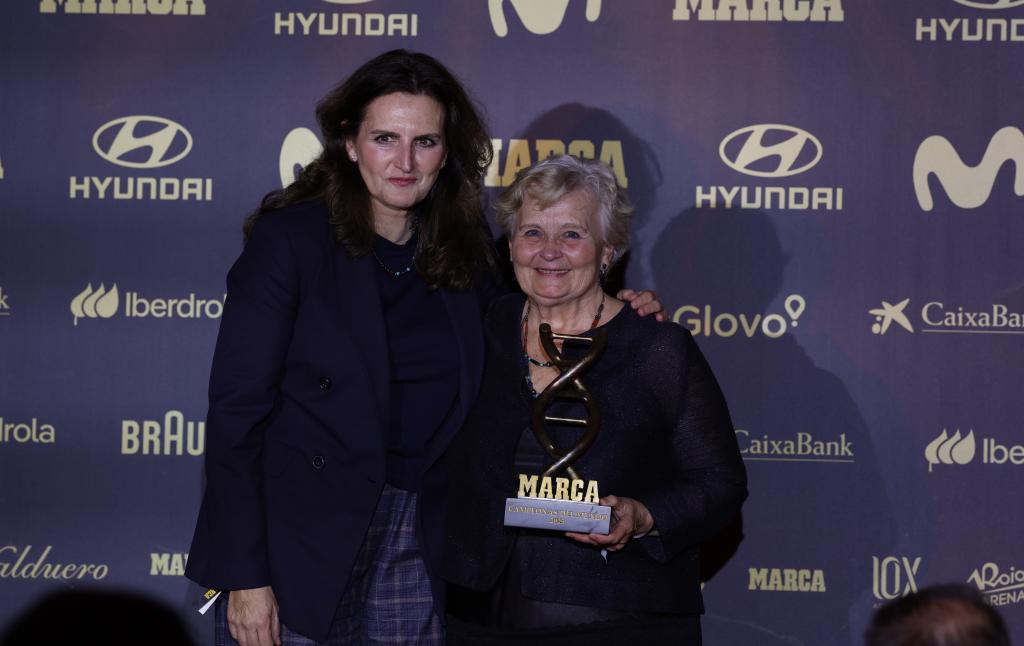 Laura Múgica y Carmen Arce.