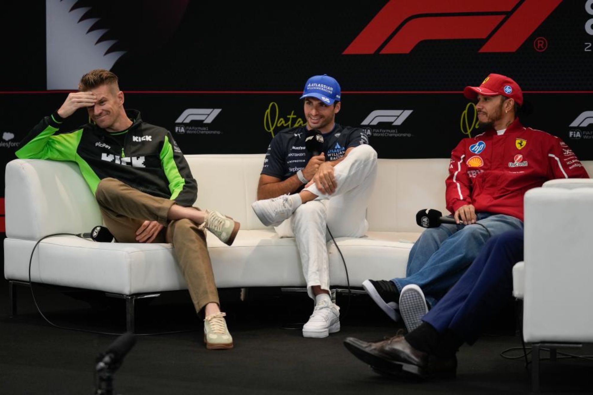 Sainz, con Hülkenberg y Hamilton.