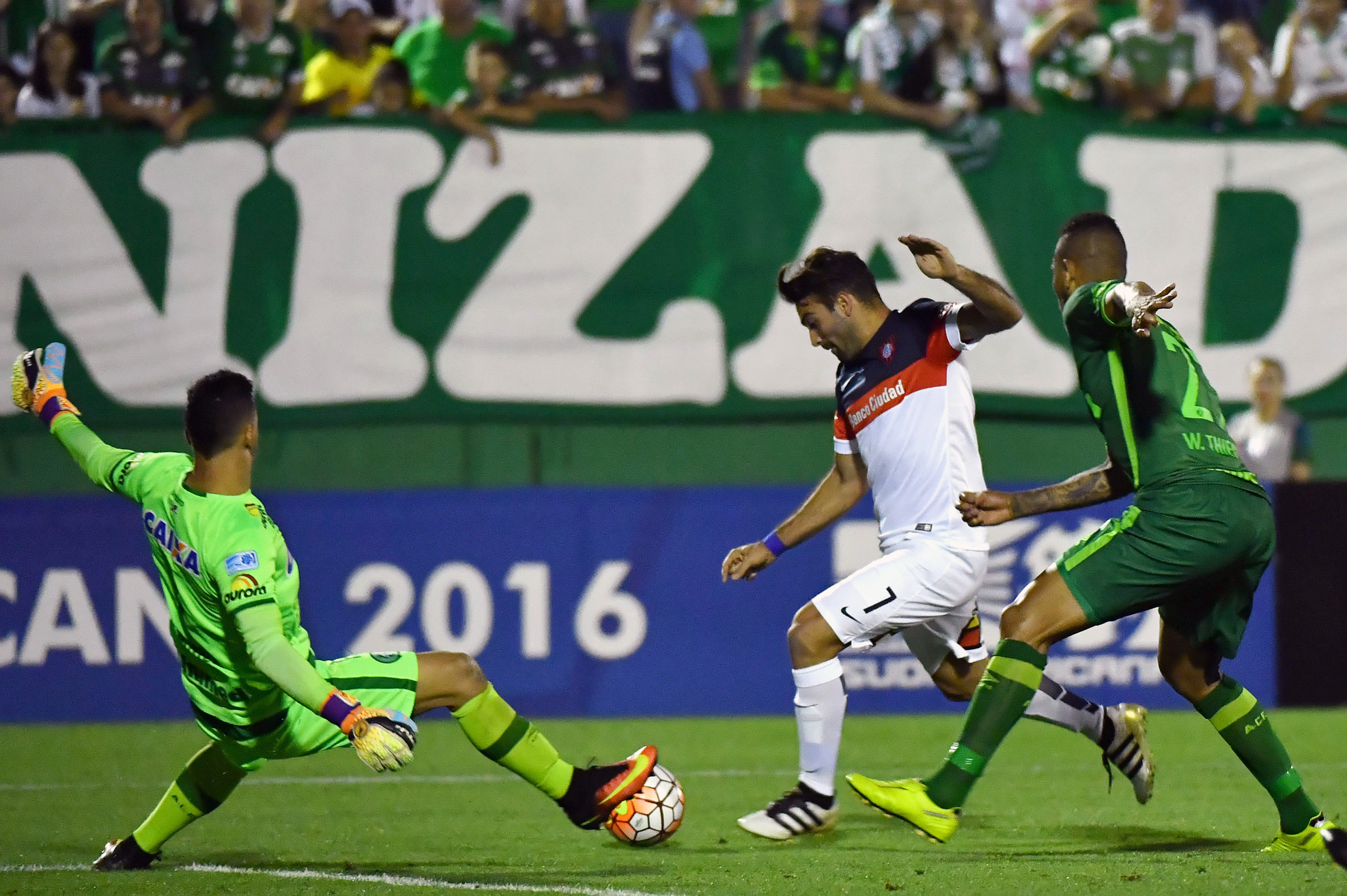 Parada Danilo Chapecoense  x San Lorenzo