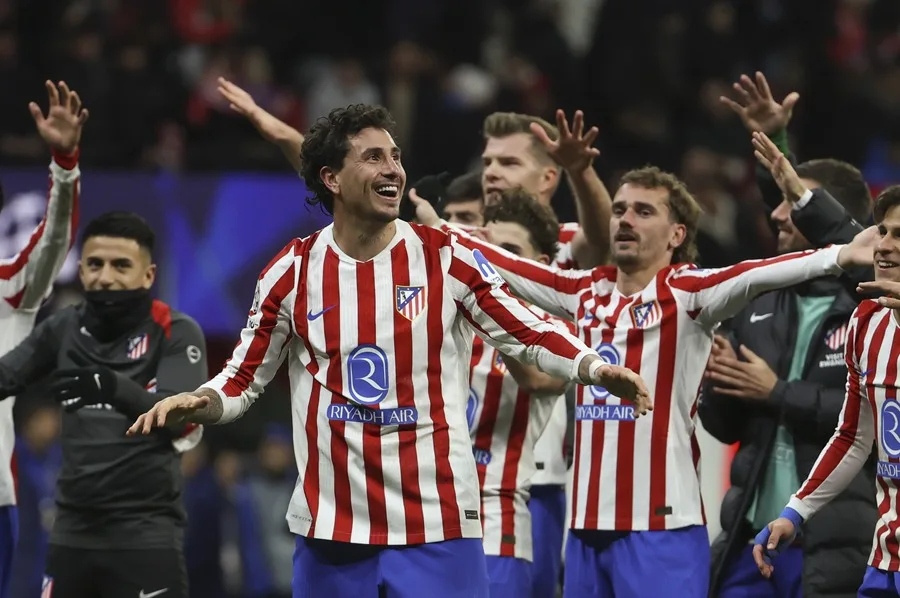 Giménez celebra su gol ante el Inter