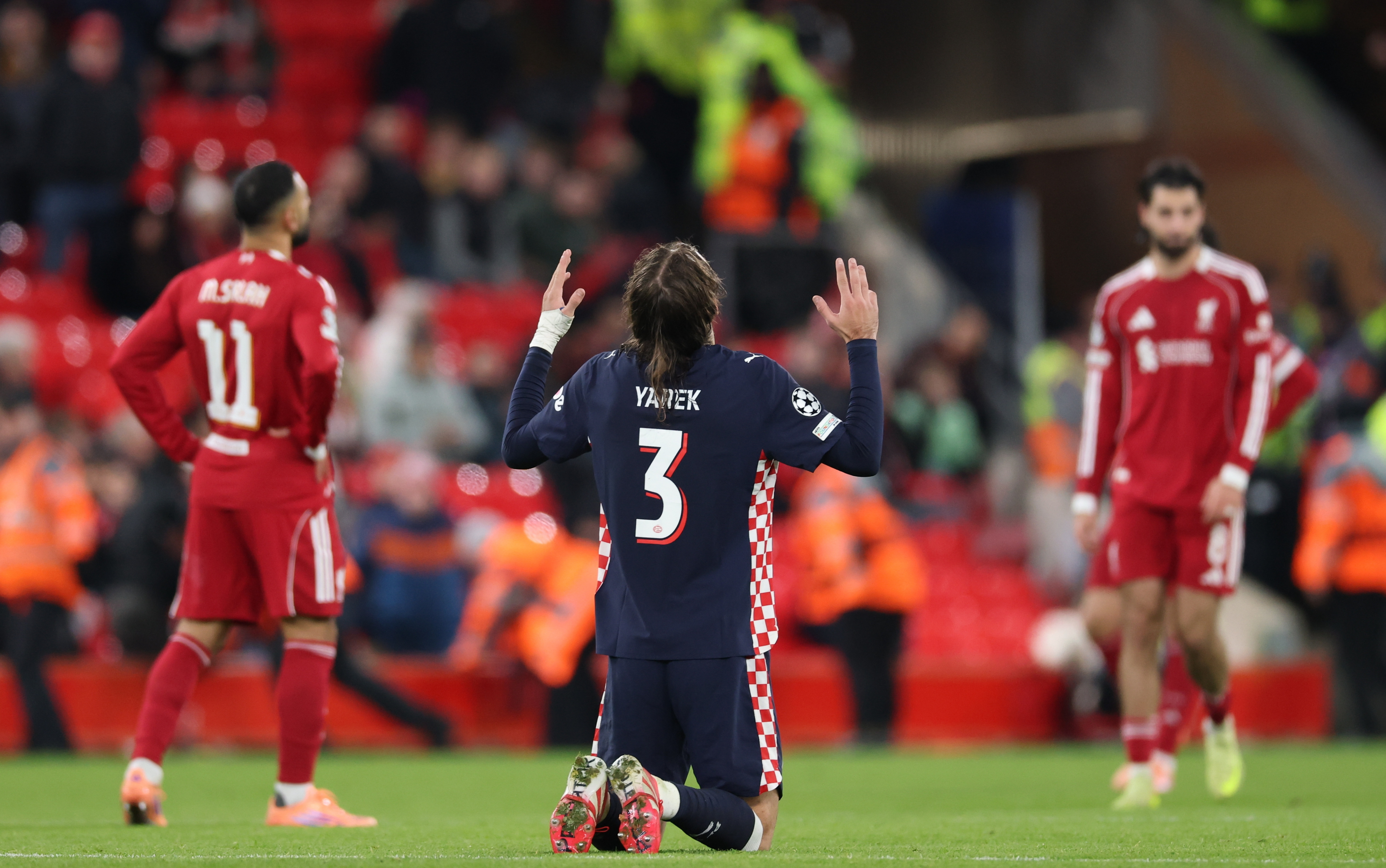 Yarek, durante el partido contra el Liverpool