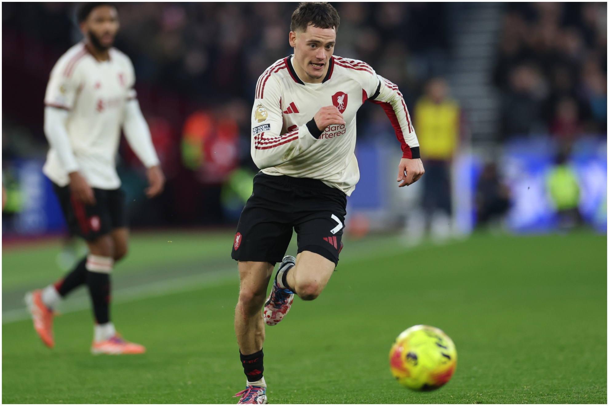 Florian Wirtz durante un partido del Liverpool.