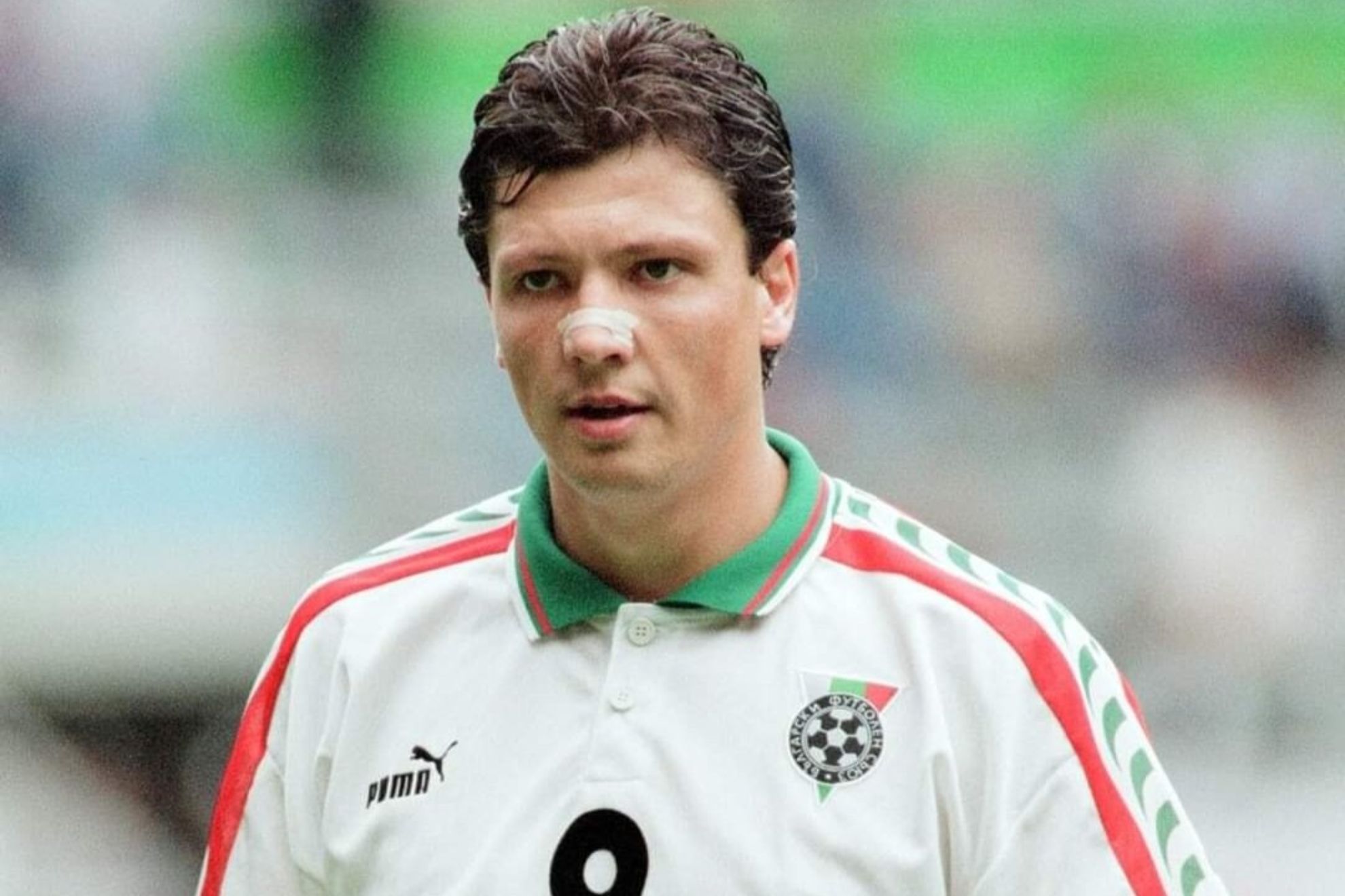 Lubo Penev, durante un partido con Bulgaria