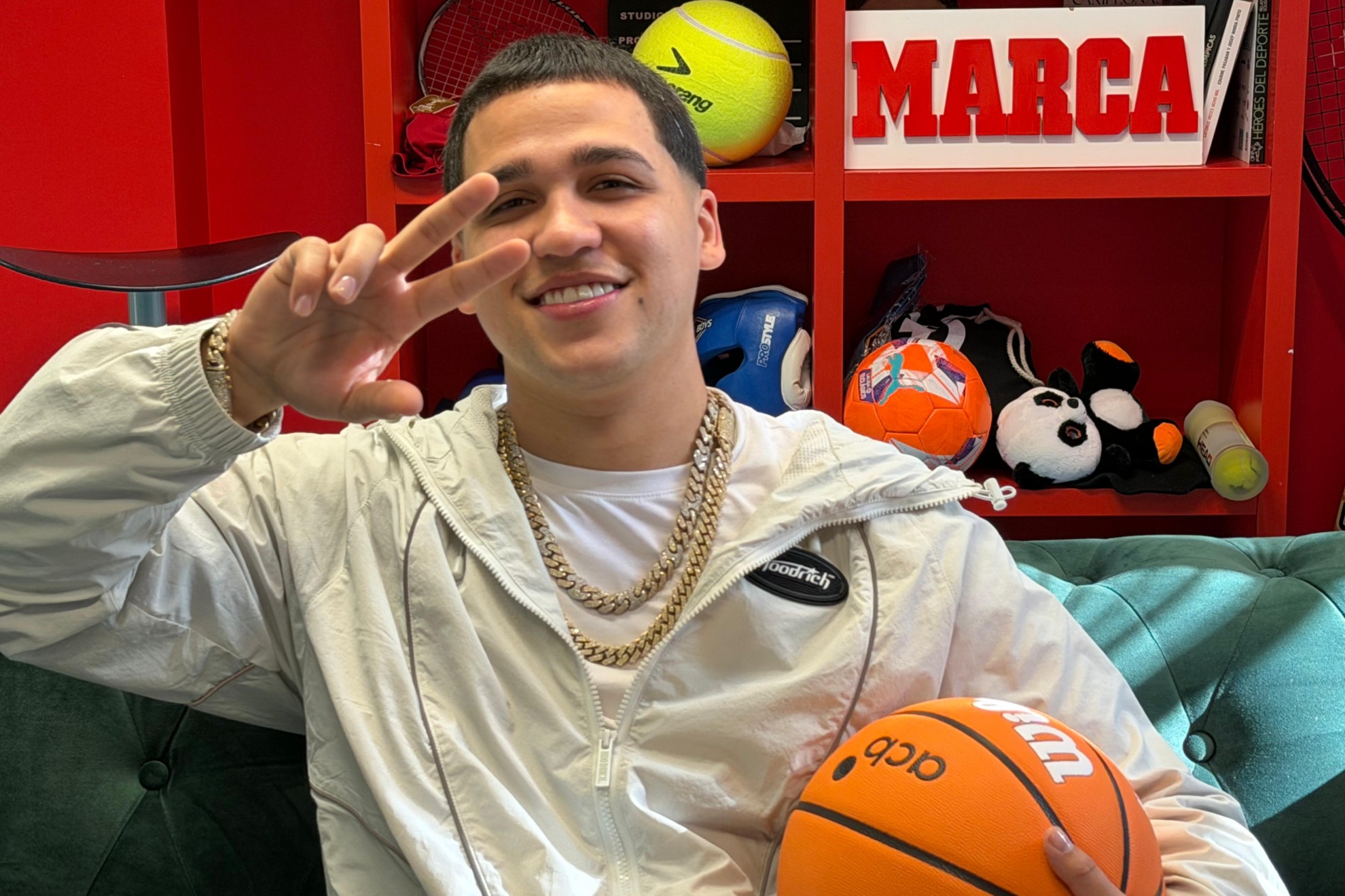 J Abdiel En Cinco Años Quiero Llenar Estadios Y Tener Un Baby