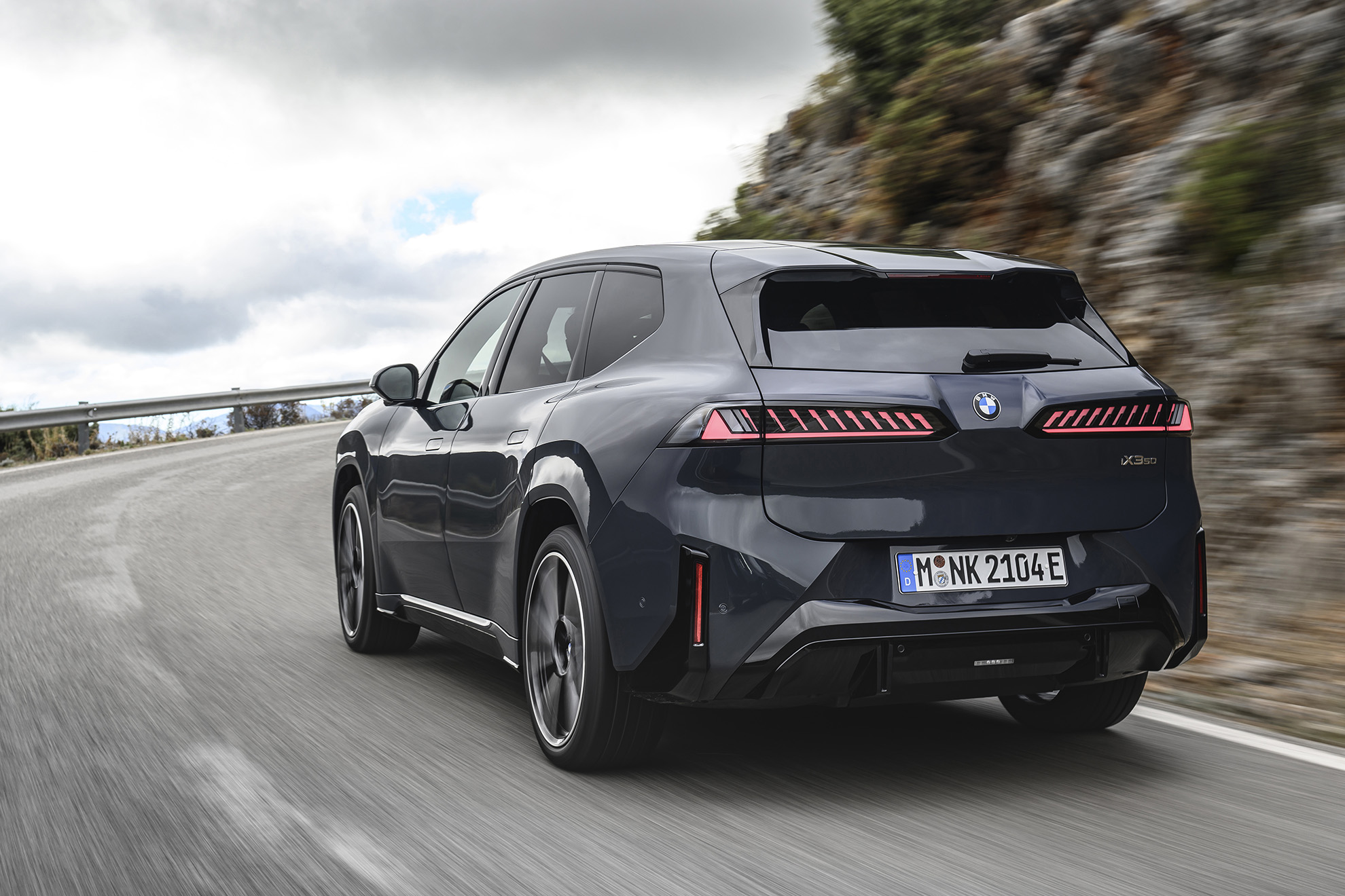 Nosso primeiro contato com o iX3 foi com a versão 50 xDrive.