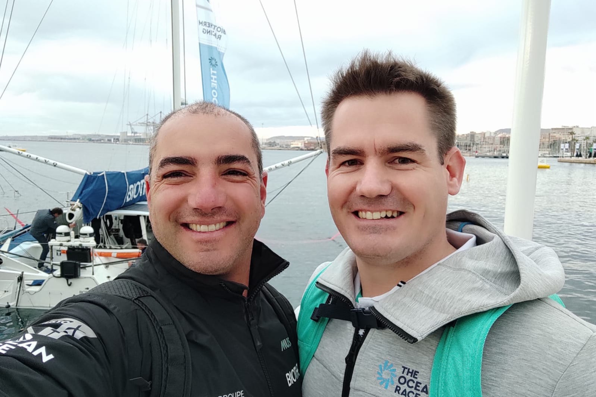 Rafa Andarias (derecha) junto a Damien.