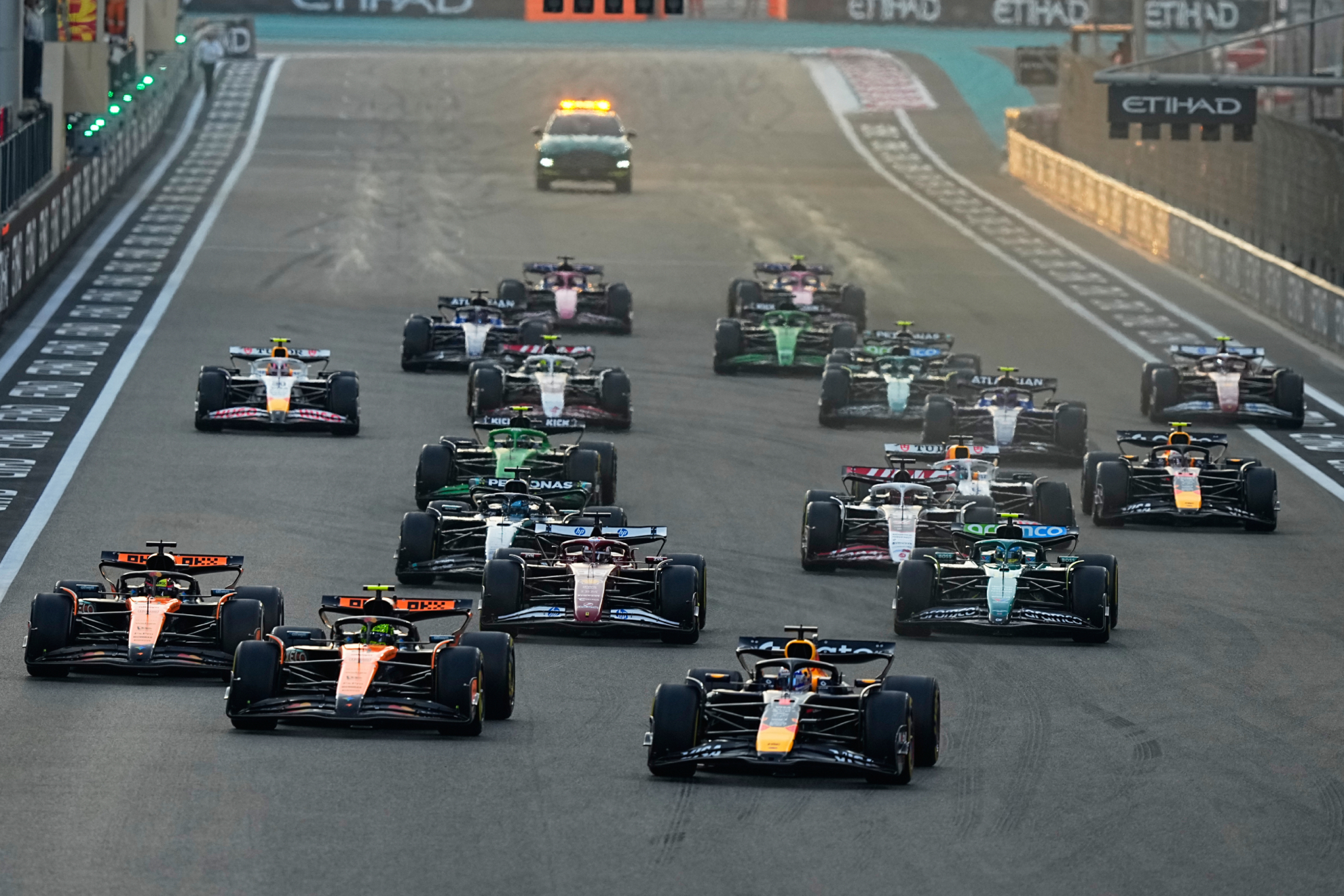 Era el inicio del Gran Premio de F1 de Abu Dabi de 2025.