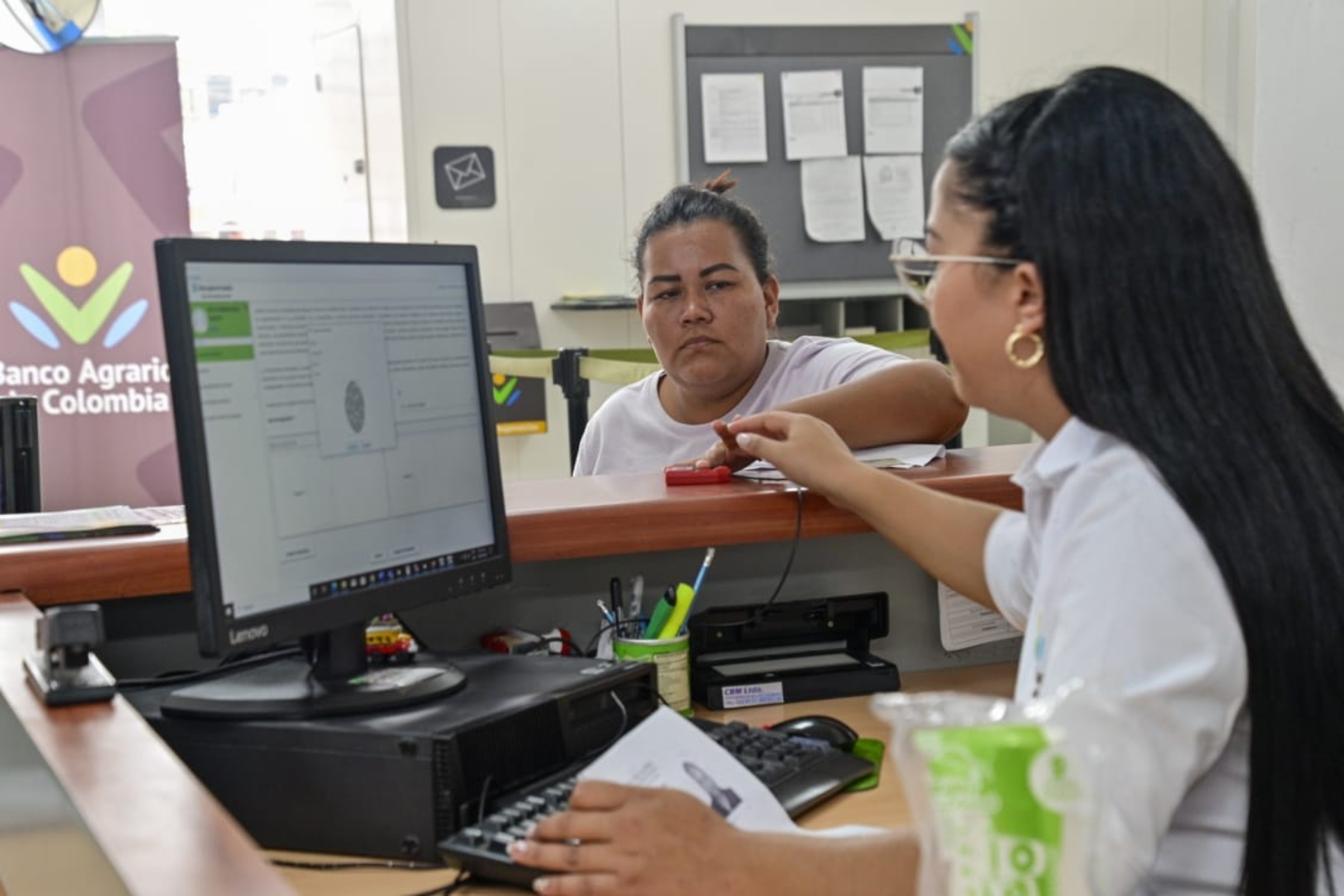 Prosperidad Social anuncia programa de créditos para combatir el 'gota a gota', con 80 salarios mínimos.