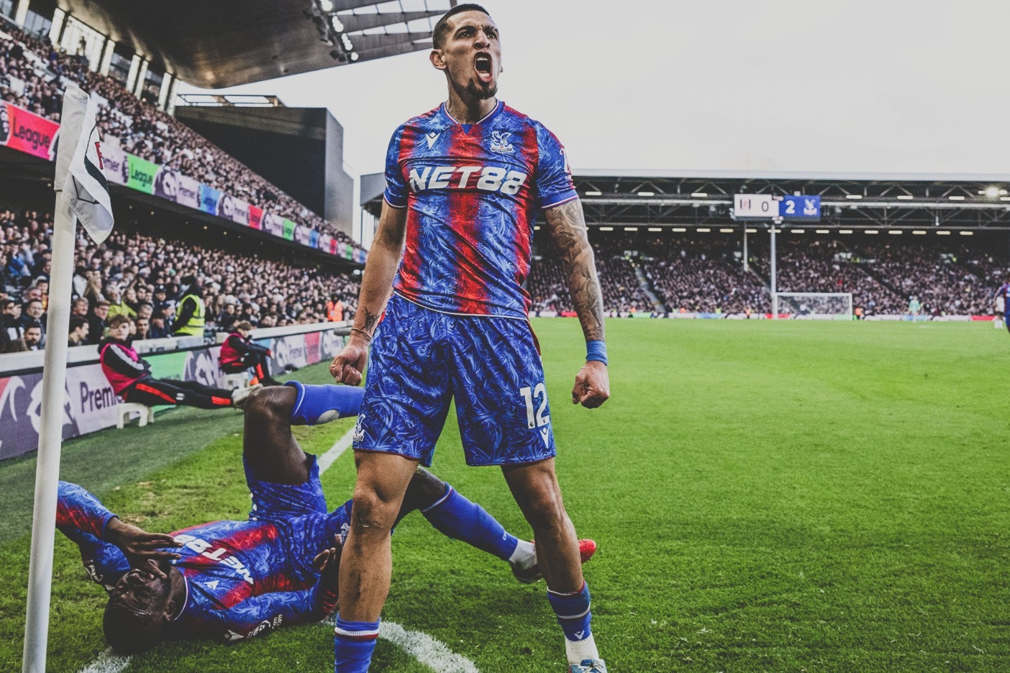Daniel Muñoz es uno de los defensores más completos de la Premier League destacando en tres ránkings de estadísticas.