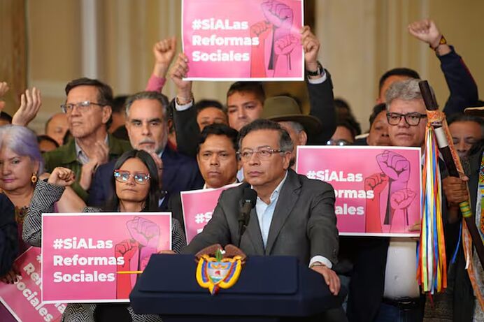 Petro propone una consulta pouplar para las Reformas de Salud y Laboral: Qué es, cómo funciona y puntos clave.