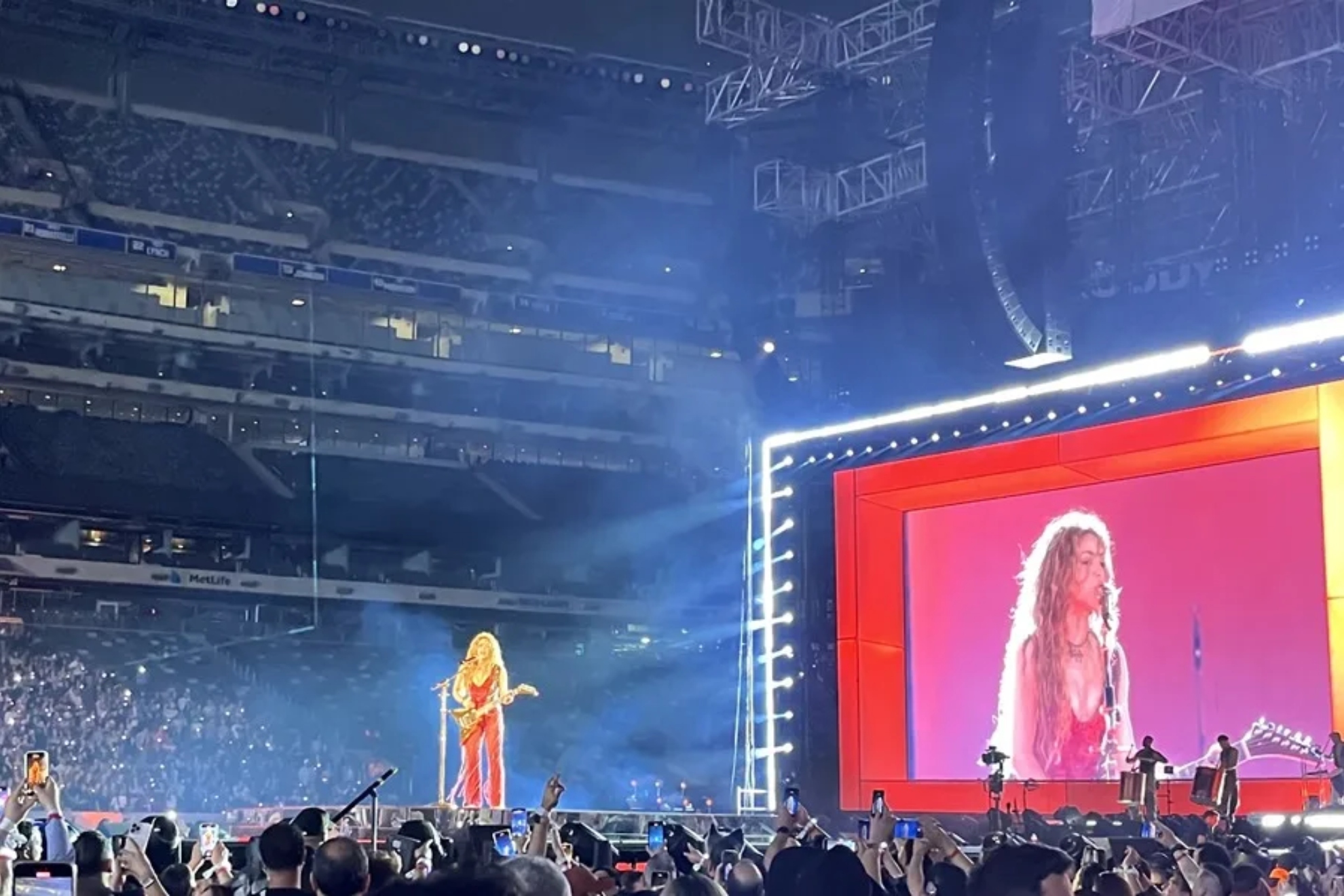 Investigan un posible contagio masivo de sarampión en concierto de Shakira en Nueva York.