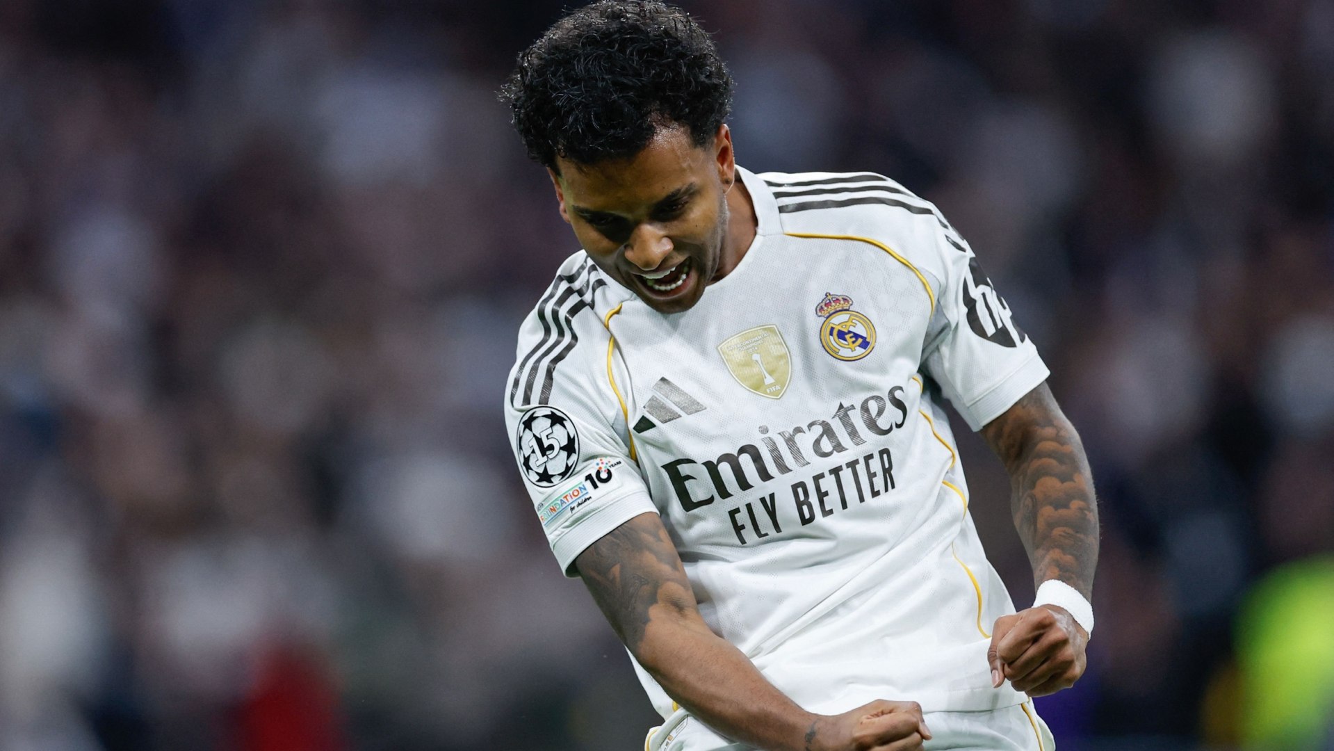 Contragolpe iniciado por Carreras, que la cede a Bellingham que avanza metros para cedérsela en profundidad a Rodrygo que pisa área y la cruza ante la salida de Donnarumma