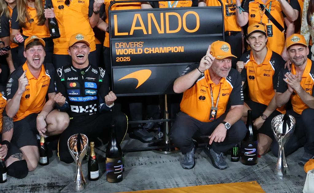 Stella, con Piastri, en Abu Dabi 2025.