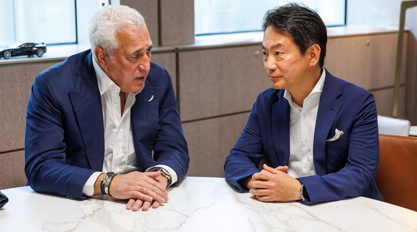 Lawrence Stroll (presidente de Aston Martin) y Koji Watanabe (presidente de HRC)