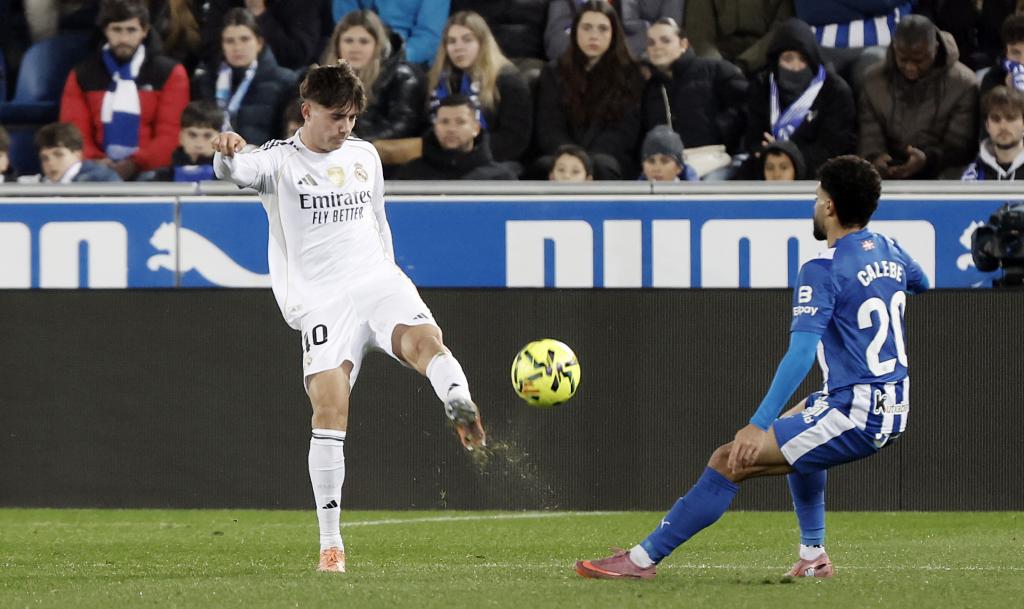 Partido de Liga entre Alavés y Real Madrid