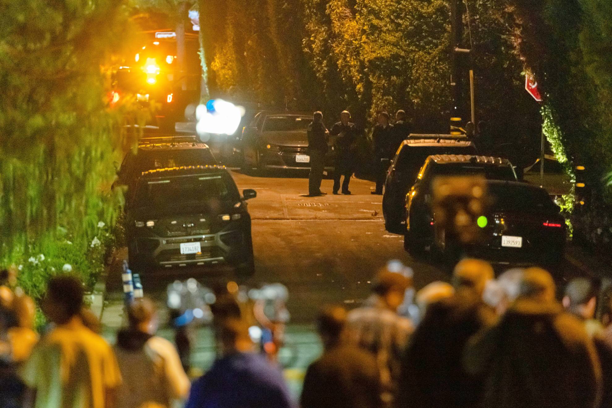 Regjisori Rob Reiner dhe gruaja e tij u gjetën të therur për vdekje; djali i tyre është i dyshuari kryesor për vrasjen.