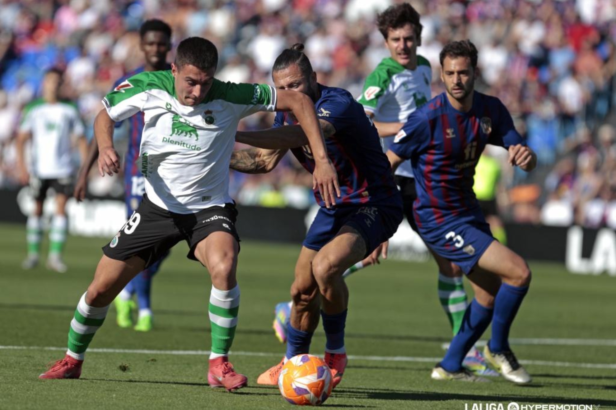 Jon Karrikaburu, en el partido con el Racing contra el Eldense en el Pepico Amat.