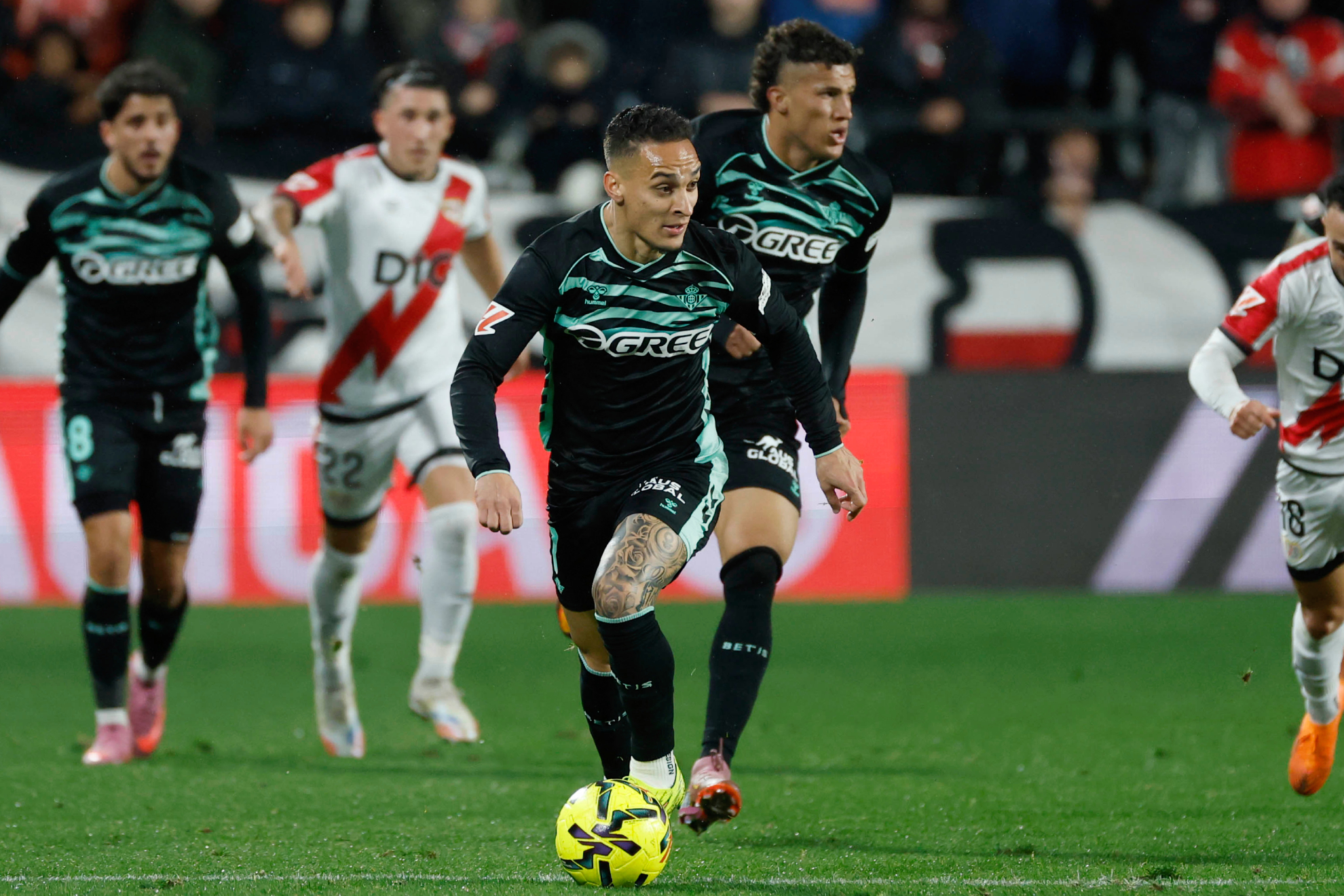 Betis Draw a Blank as Vallecas Floodlights Dim Their Scoring Streak - Real Betis news