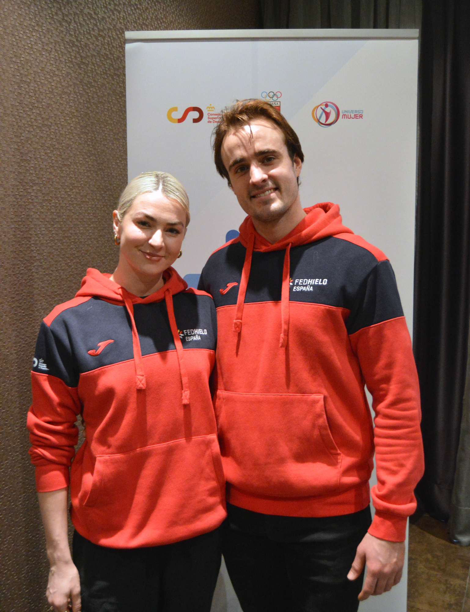 Olivia Smart y Tim Dieck, en la presentación del equipo olímpico de patinaje.