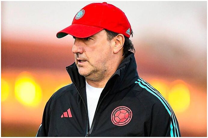 Néstor Lorezno tendrá que elegir al '9' de la Selección para estas dos primeras fechas de Eliminatoria.