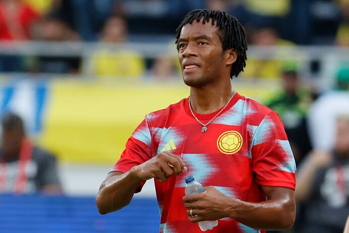 Juan Guillermo Cuadrado es duda para el partido contra Chile por una molestia física.