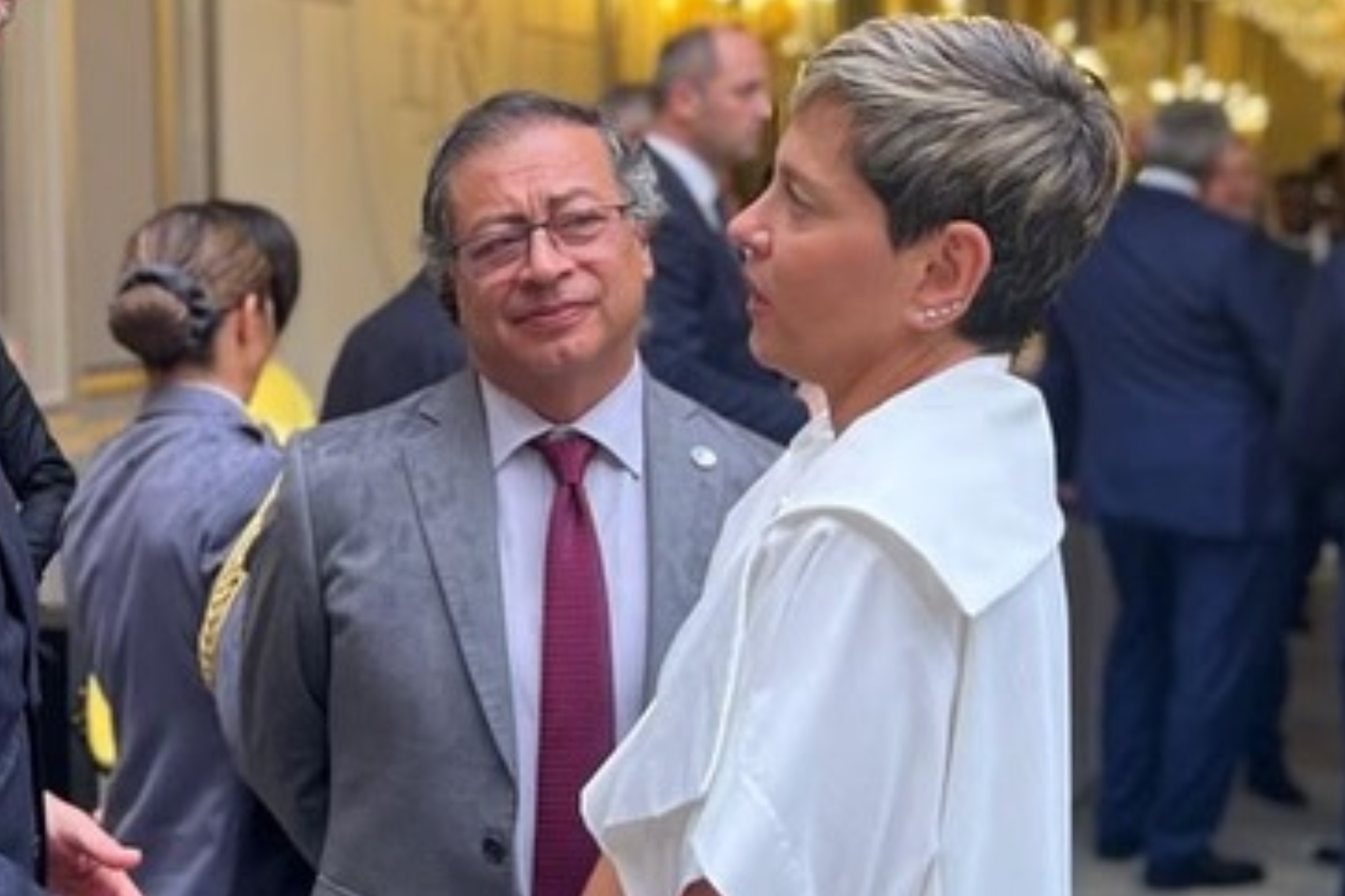 Presidente Gustavo Petro en la mira de críticas por llamar "Muñecas de la mafia" a periodistas
