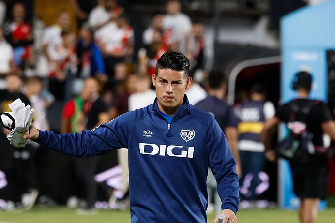 James Rodríguez sufrió una nueva suplencia con el Rayo Vallecano en la derrota contra el Sevilla.