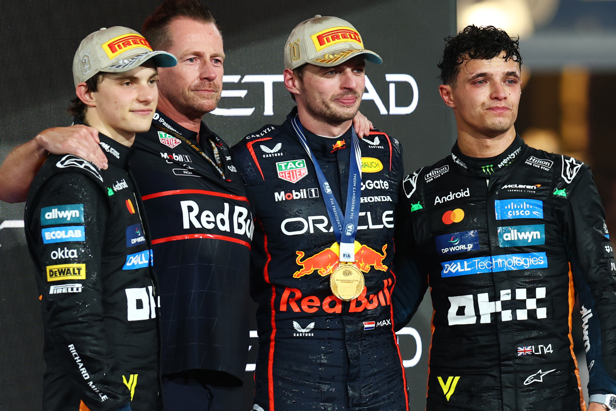 Piastri, Verstappen y Norris, en el podio de Abu Dhabi.