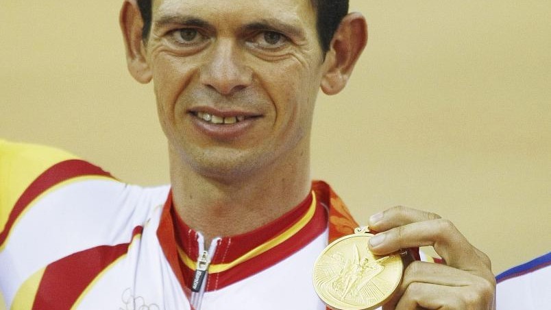 Joan Llaneras, con el oro en punuación de Pekín