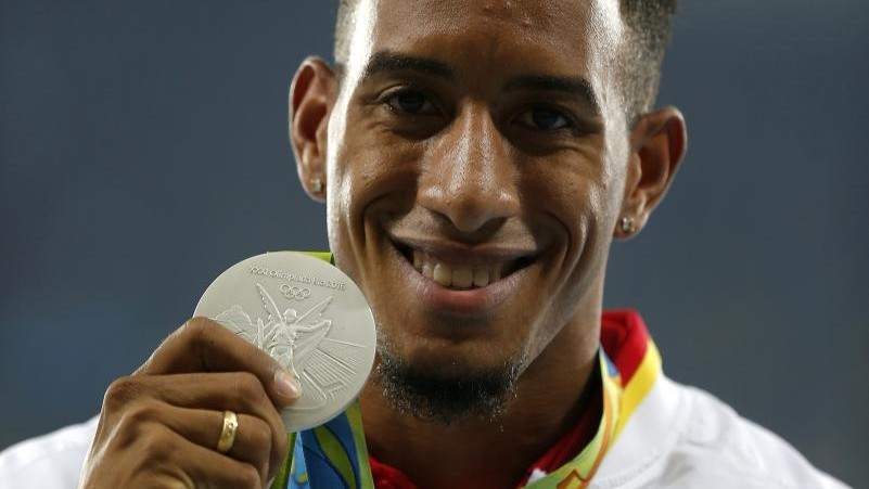 Orlando Ortega, con su medalla de plata en 110 vallas en Río 2016