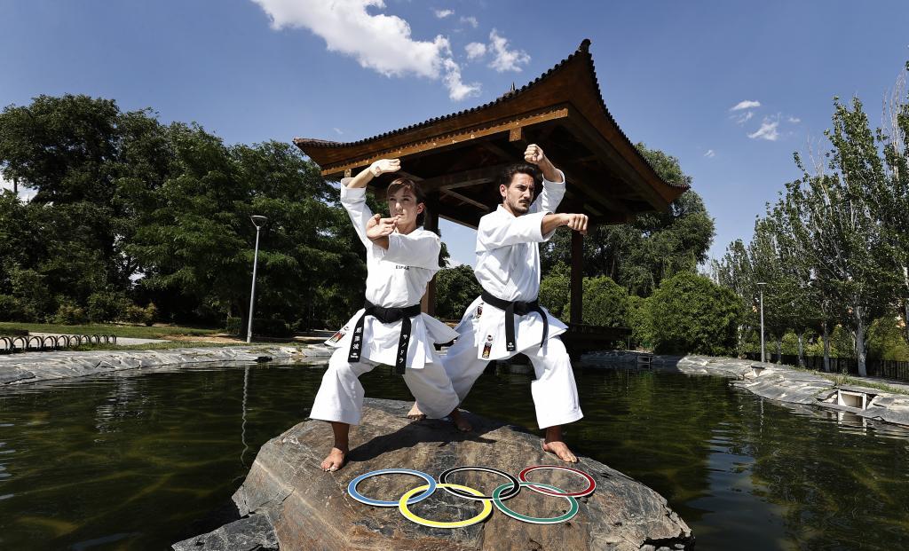 Sandra Sánchez y Damián Quintero posan para MARCA.