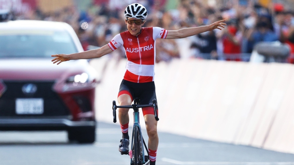 Kiesenhofer, entrando en la línea de meta