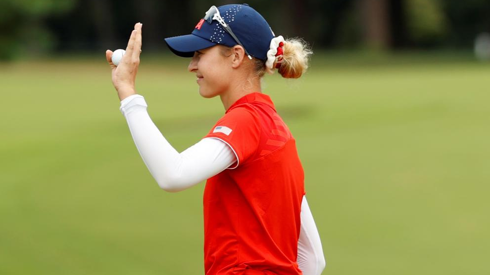 Nelly Korda celebra el oro olímpico