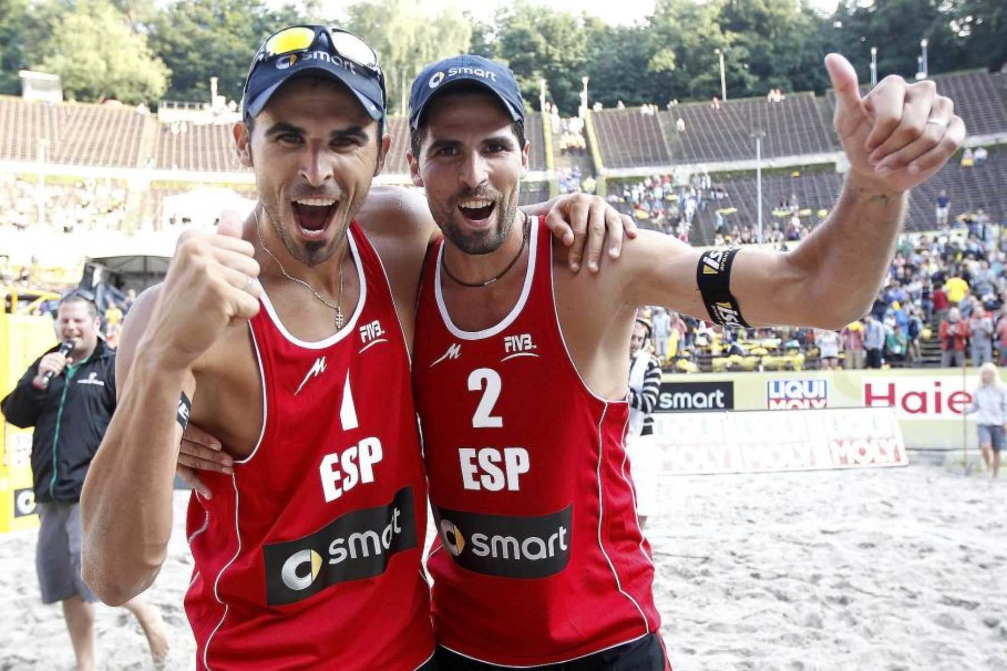 Pablo Herrera y Adrián Gavira celebrando una victoria