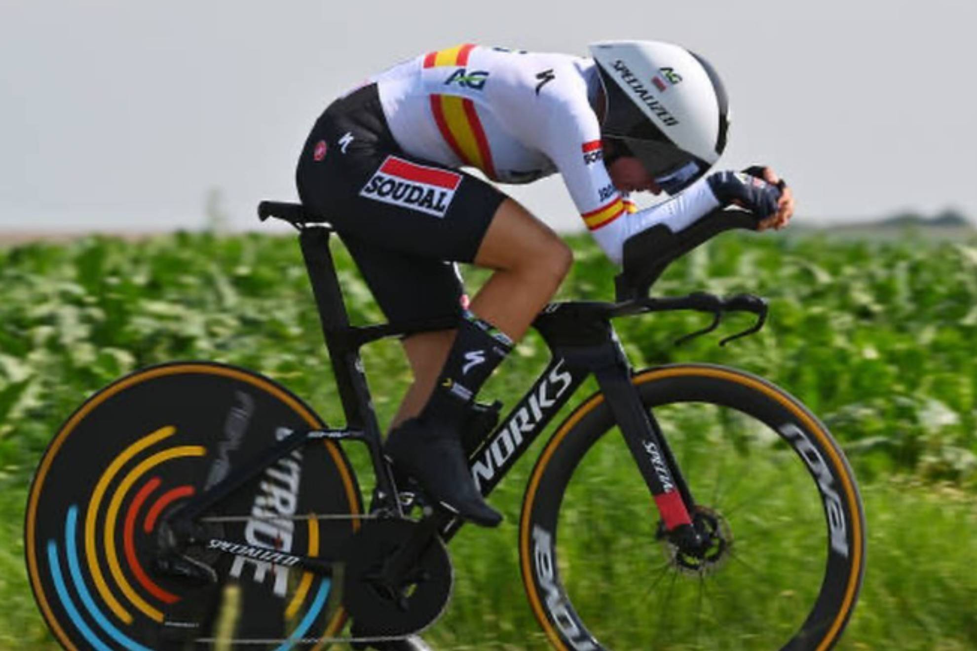 Mireia Benito durante una contrarreloj.