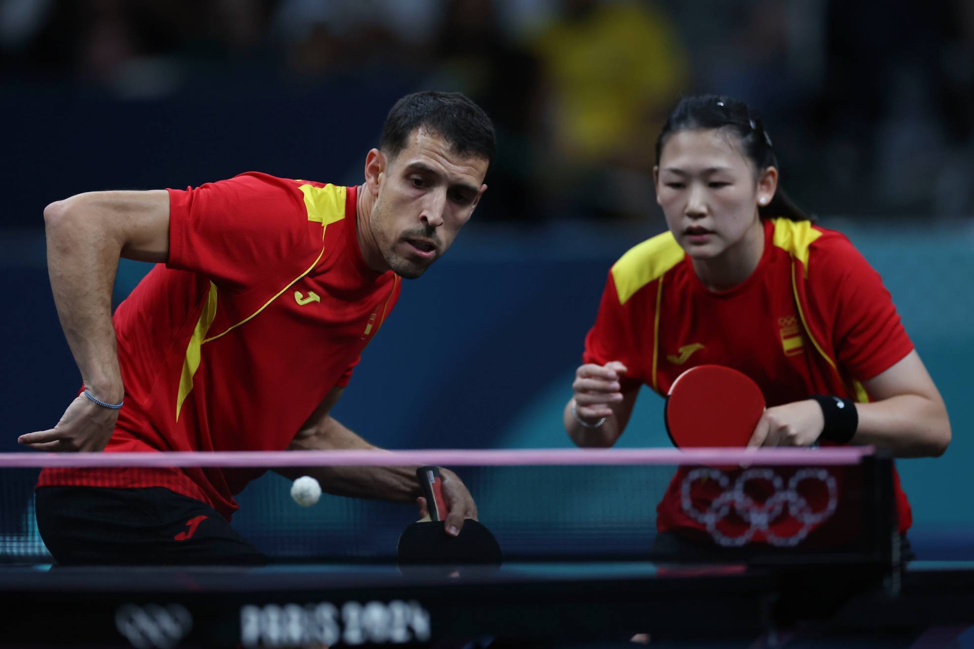 Álvaro Robles y María Xiao, durante su debut en el dobles mixto en París / EFE
