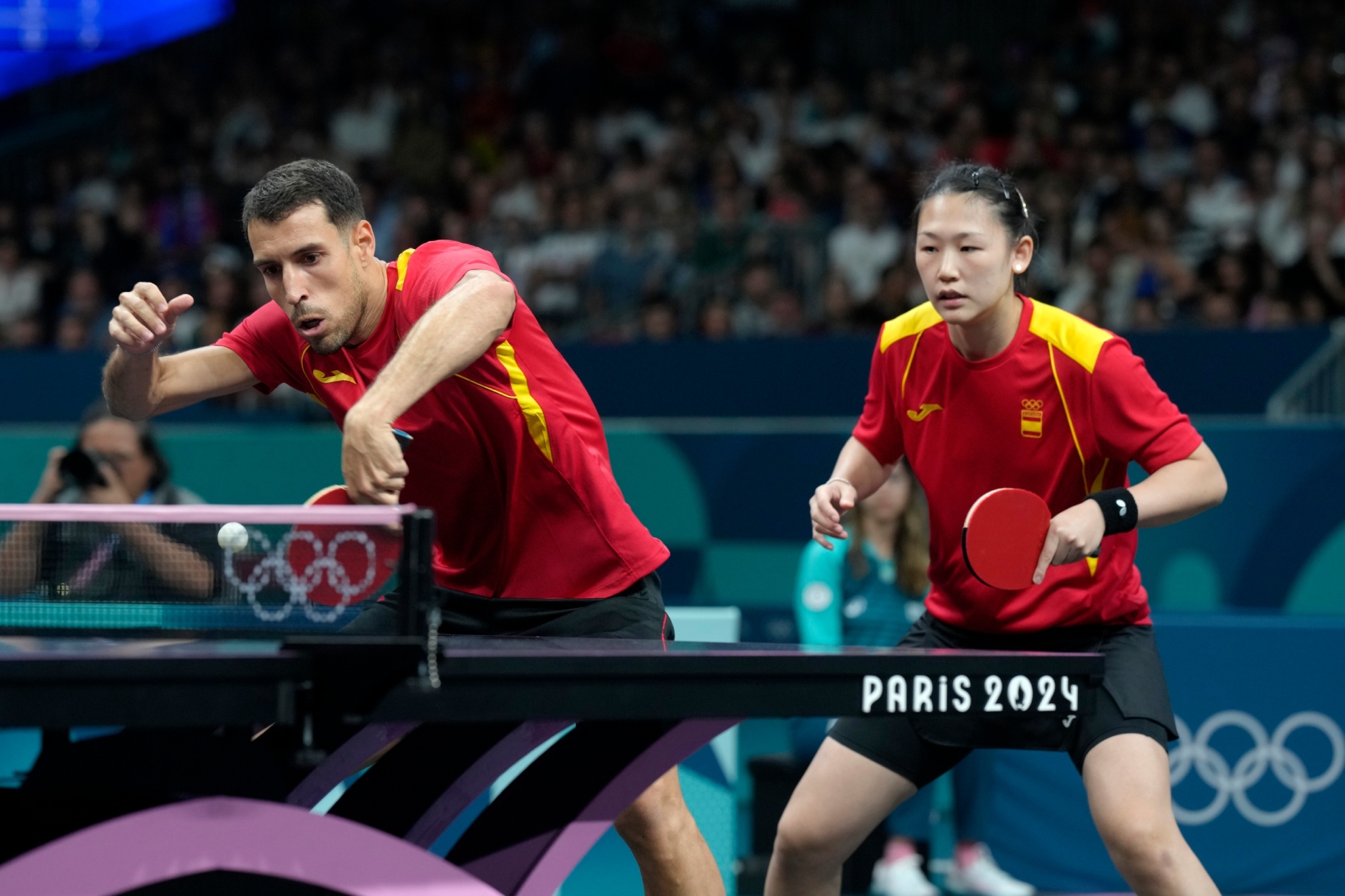 Álvaro Robles y María Xiao durante su partido de cuartos de final en el dobles mixto de los Juegos de París.