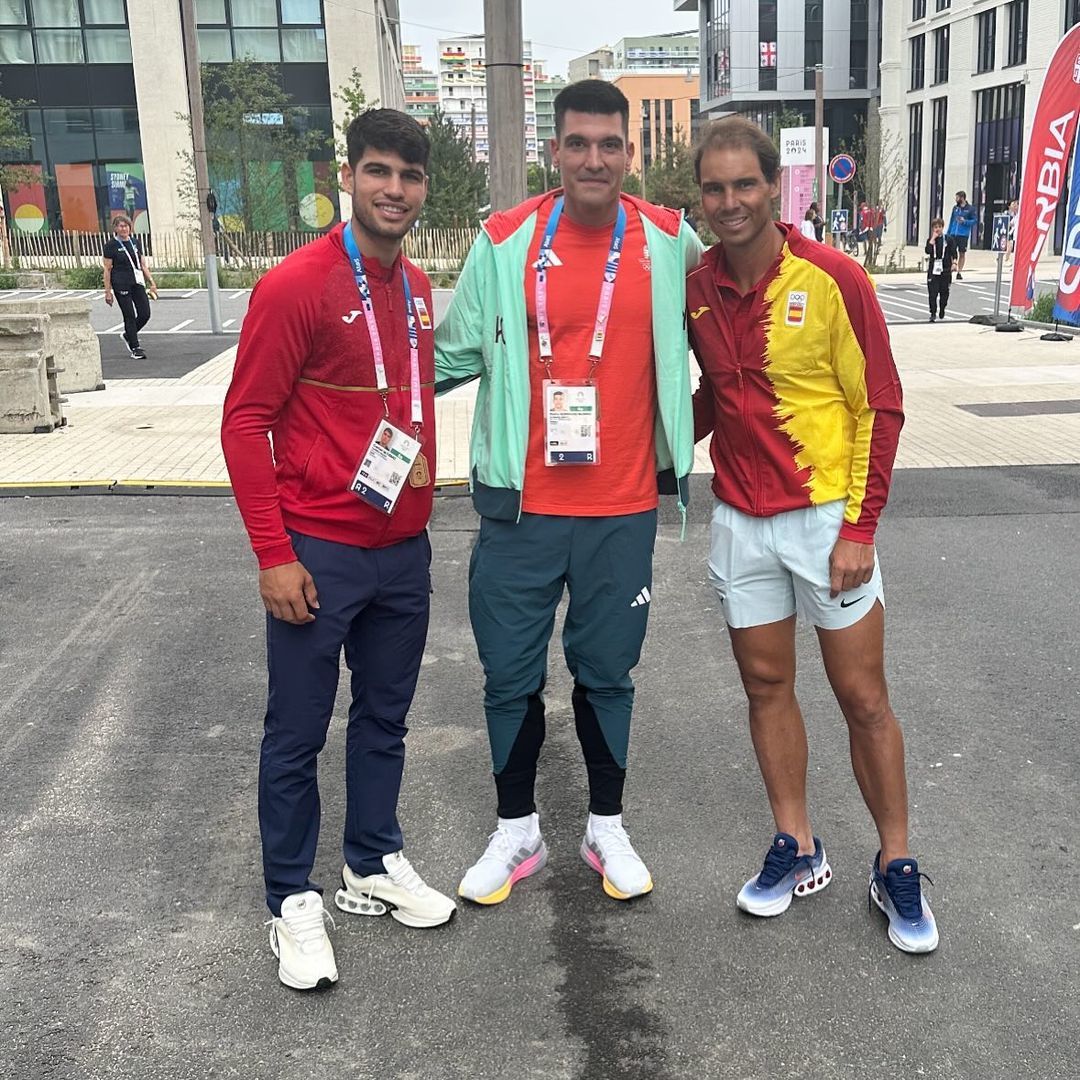 Pedro Rodríguez, con Carlos Alcaraz y Rafa Nadal.