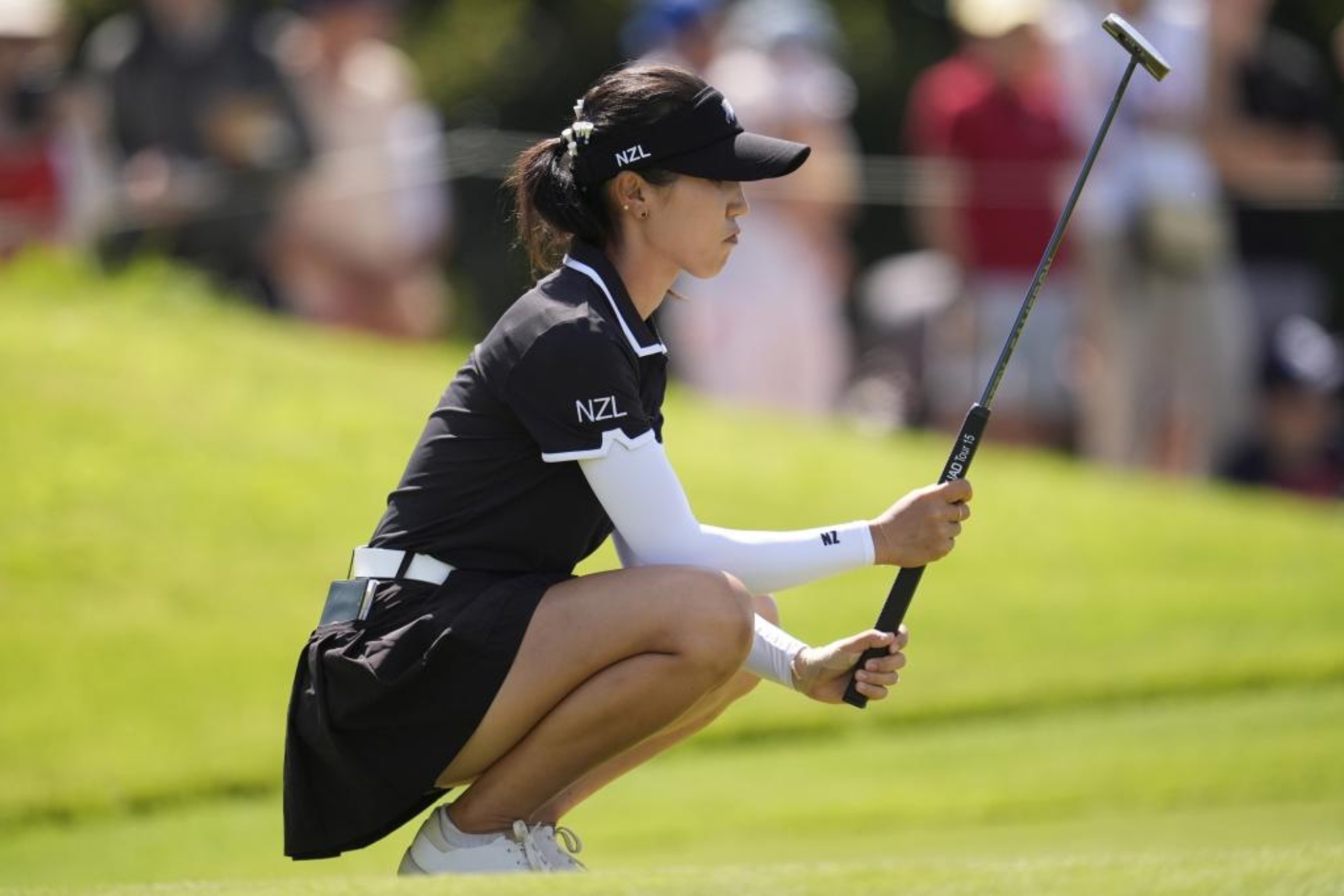 Lydia Ko (27) lee un putt en la segunda jornada
