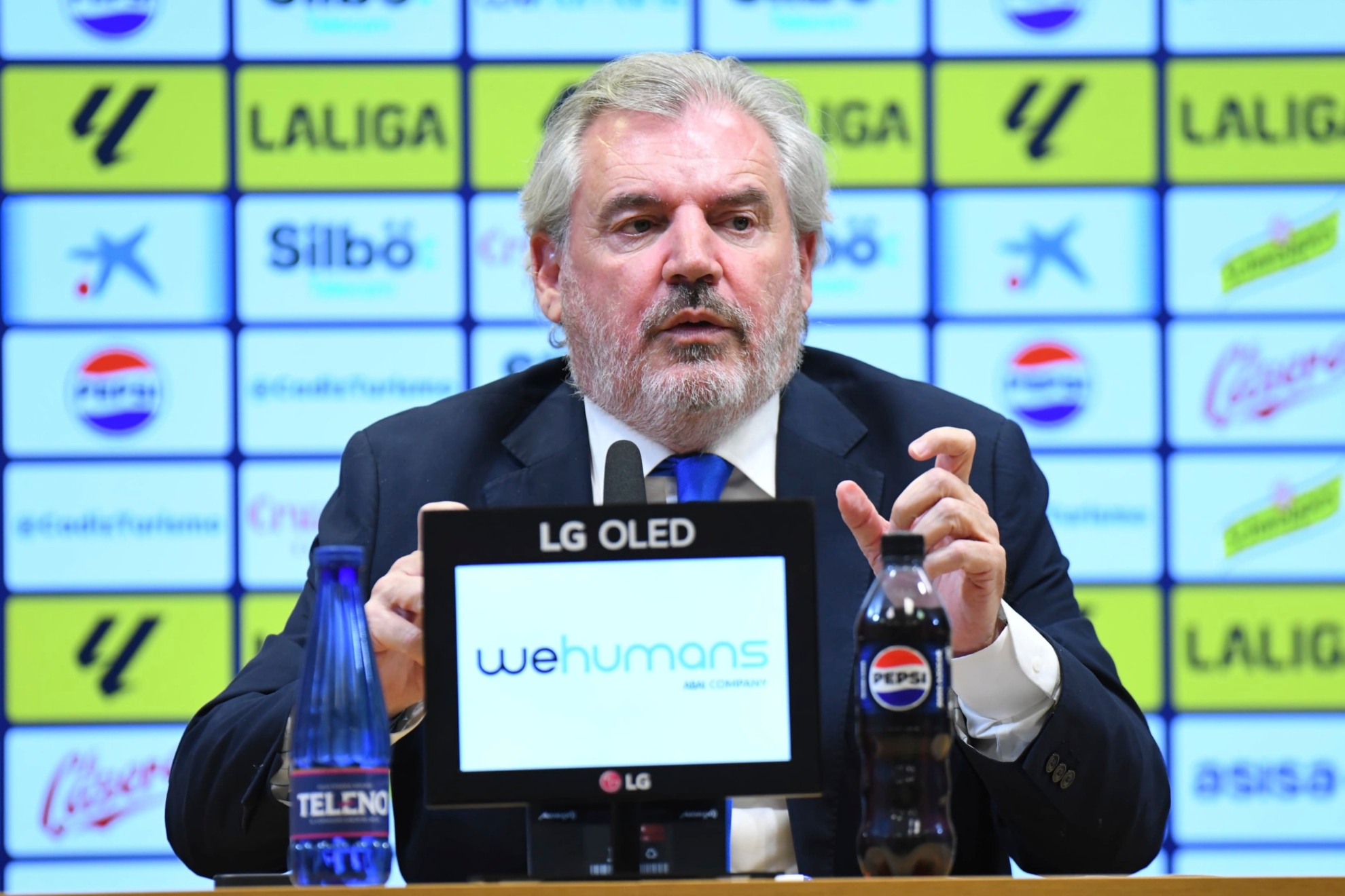 Manuel Vizcaíno, presidente del Cádiz, en sala de prensa.